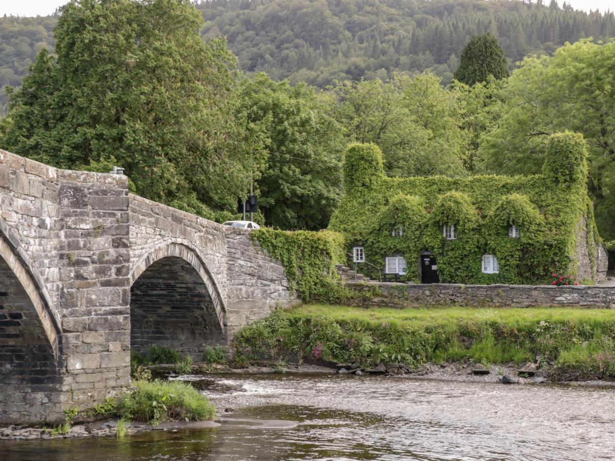 Arwel Villa Capel Garmon Exteriör bild