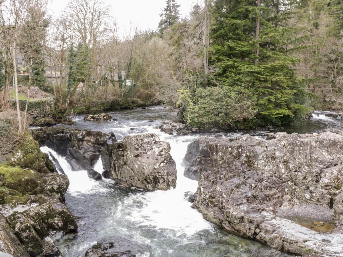 Arwel Villa Capel Garmon Exteriör bild